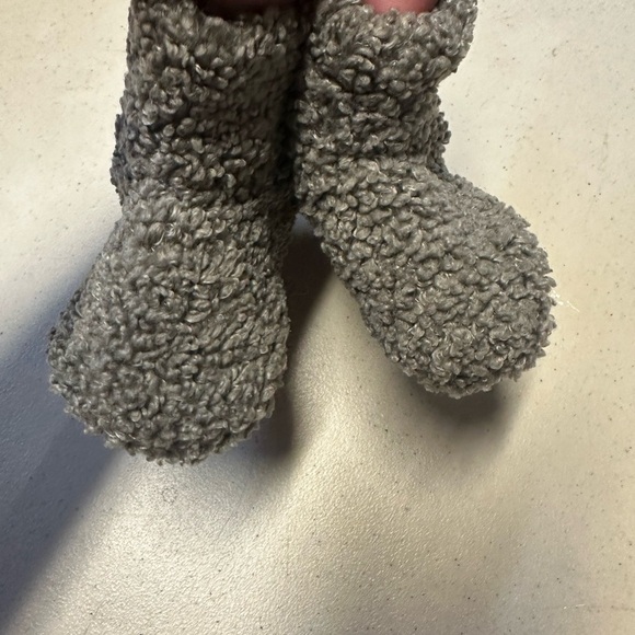 ZARA GREY DEEP PILED Velcro side strap unisex cottagecore bootie 6-9mths - Picture 7 of 10